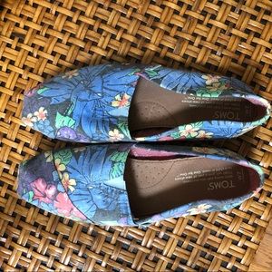 Toms Slip-On Flower Print Flats Blue